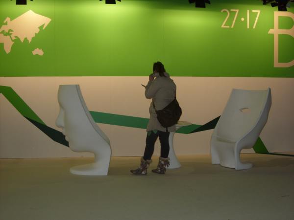 Amazing Chair in the Shape of a Face Mask : Milan 2010