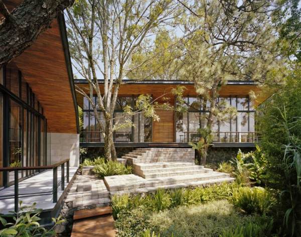 Casa en el Bosque: Where Design Meets Nature