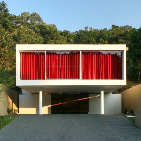 SALC House in Brazil, a Fresh Design Approach