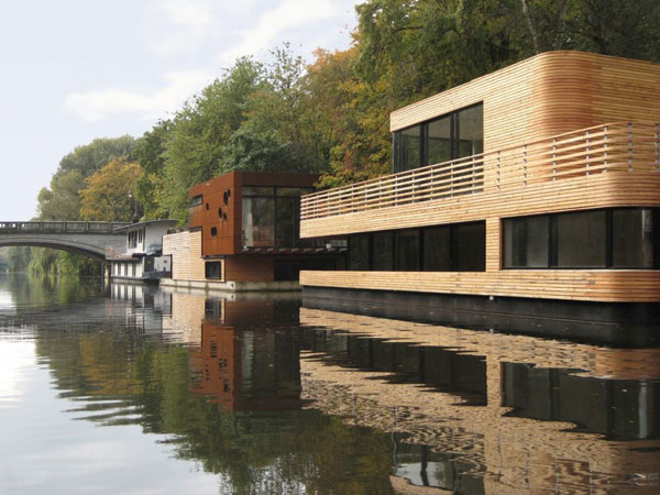 Mind-blowing Houseboat Living in the Middle of Hamburg, Germany
