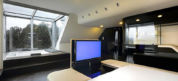 Futuristic Interior Design : An IT Entrepreneur’s Home