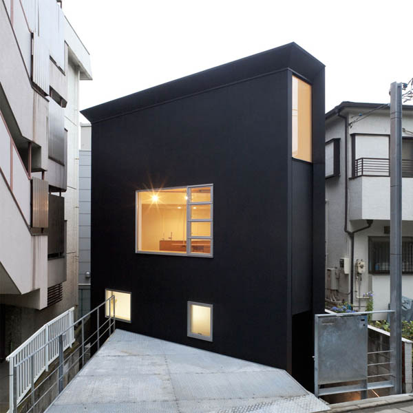 Space Maximization in Japan: OH House by Atelier Tekuto